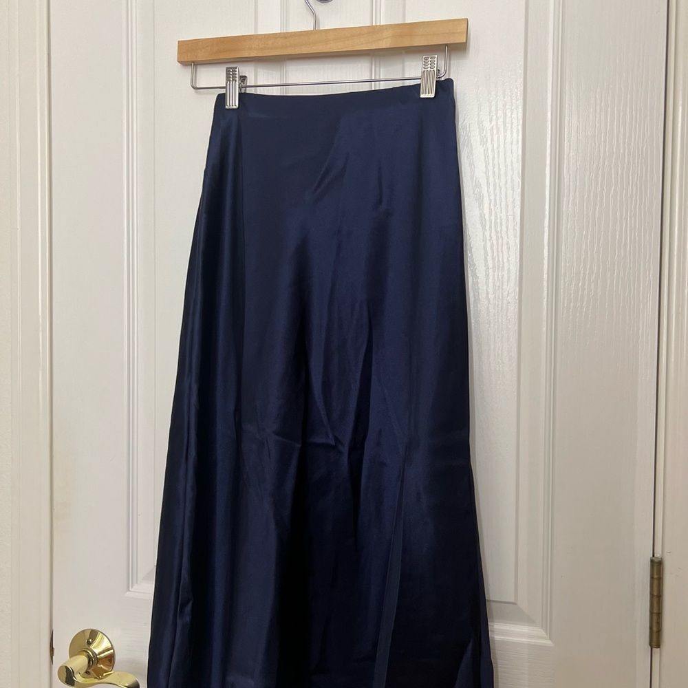 Nicole Miller navy satin skirt